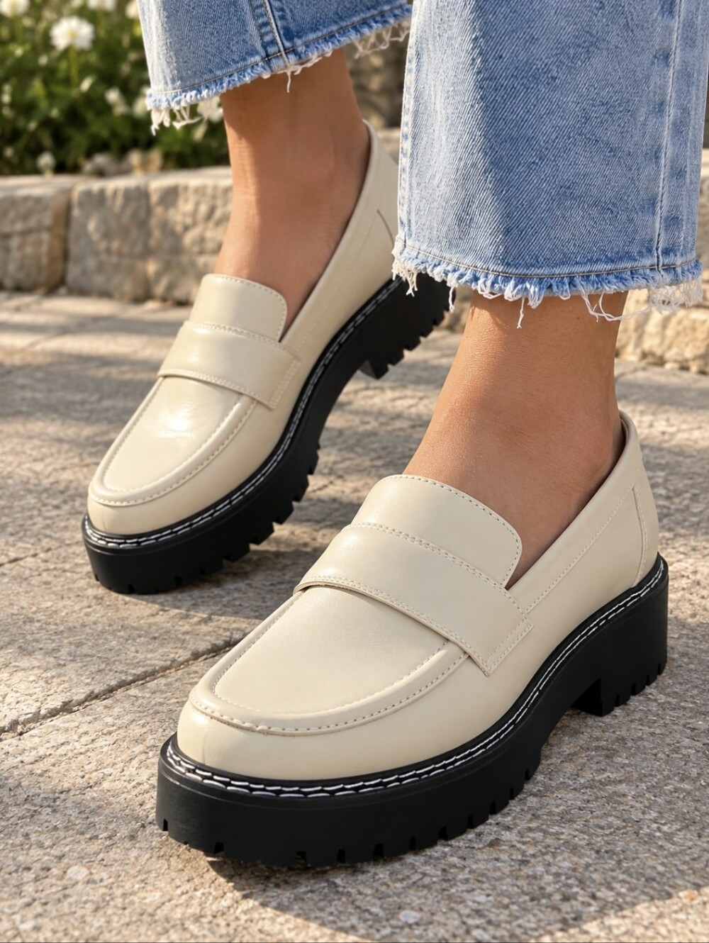 Matisse Frankie Cream Leather Platform Chunky Lug Sole Loafers 7.5
